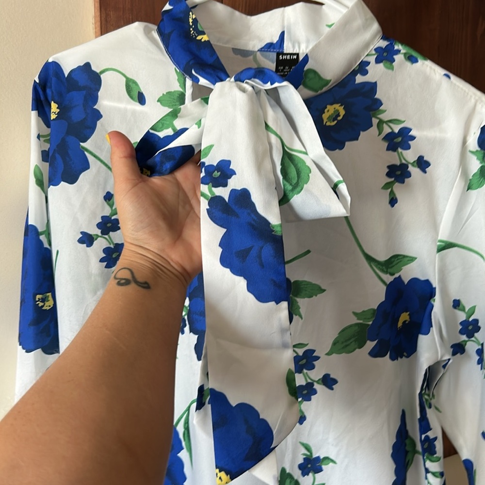 Shein blouse - Picture 2 of 5